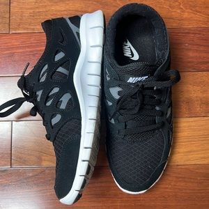 Nike Free Run 2 (Mens size but unisex style shoe)